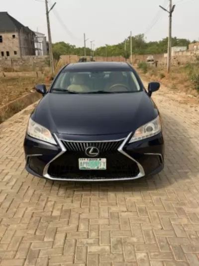 Lexus ES