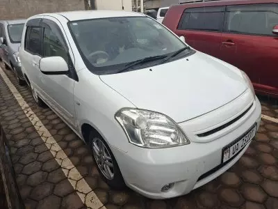 Toyota Raum 