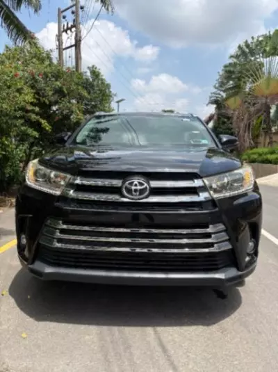 TOYOTA Highlander
