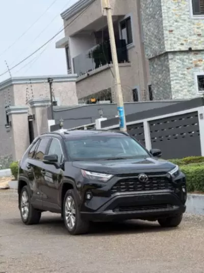 TOYOTA RAV 4