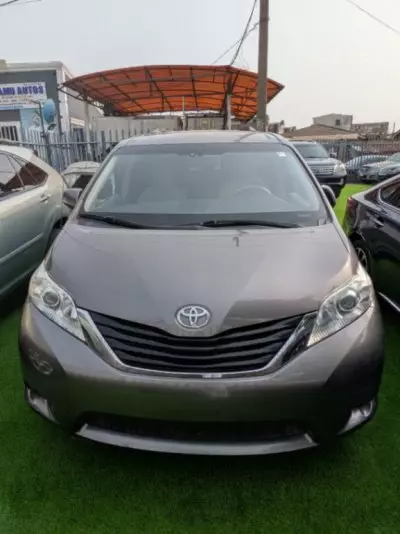 Toyota Sienna