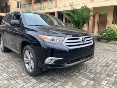 TOYOTA Highlander