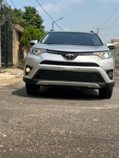 TOYOTA RAV 4