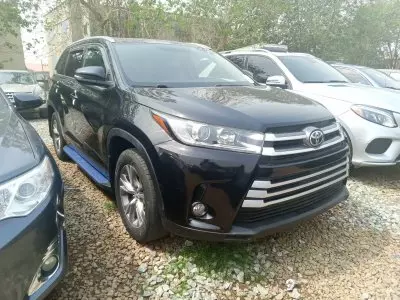 TOYOTA Highlander