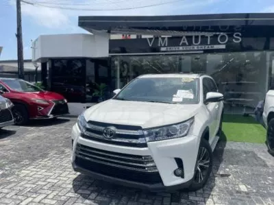 TOYOTA Highlander