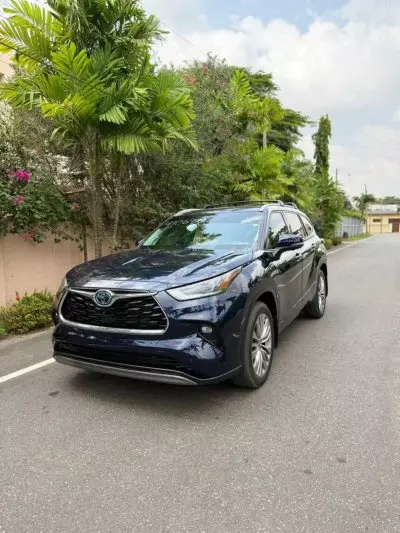 TOYOTA Highlander