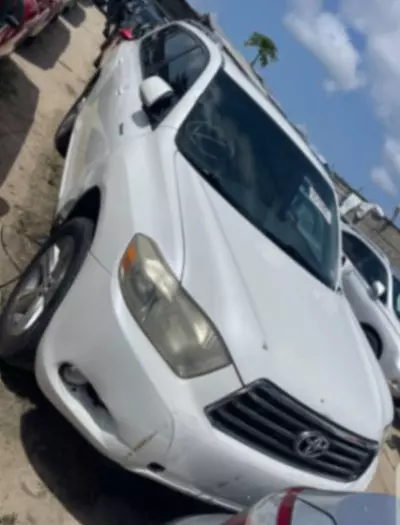 TOYOTA Highlander