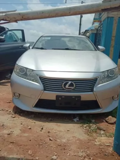 Lexus ES