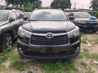 TOYOTA Highlander