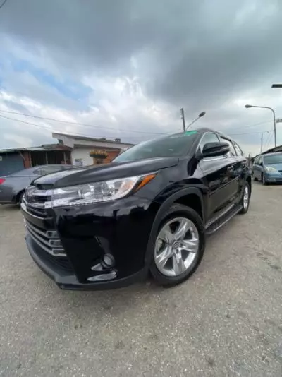 TOYOTA Highlander