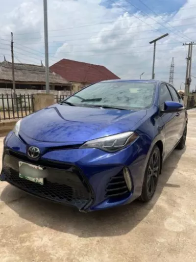 TOYOTA Corolla