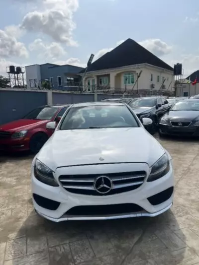 Mercedes-Benz C 300