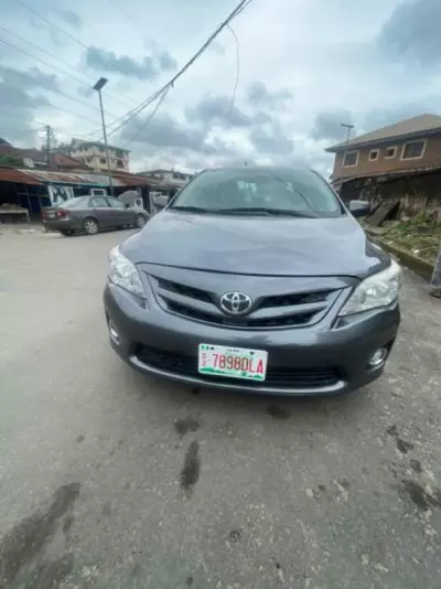 TOYOTA Corolla