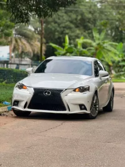 Lexus IS