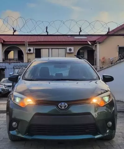 TOYOTA Corolla