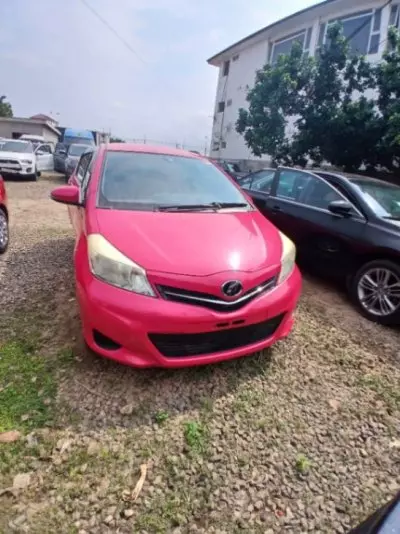 TOYOTA Vitz Jewela