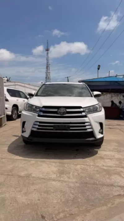 TOYOTA Highlander