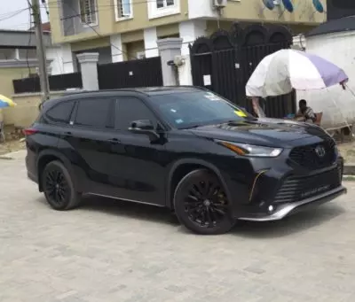 TOYOTA Highlander