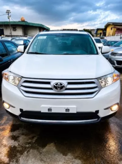 TOYOTA Highlander