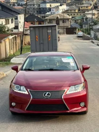 Lexus ES