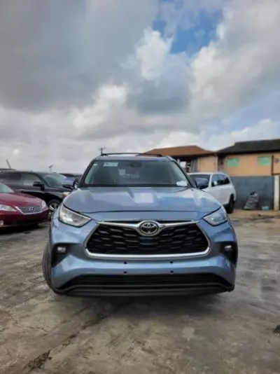 TOYOTA Highlander
