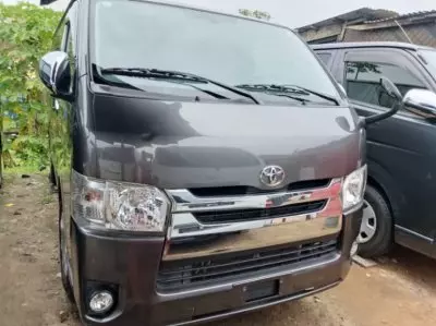 TOYOTA Hiace
