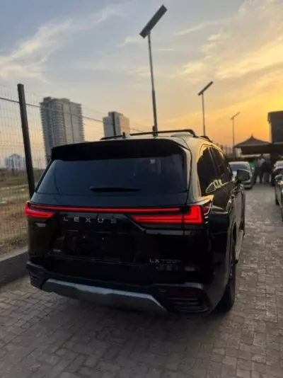 Lexus LX