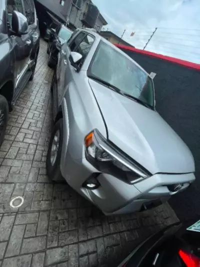 TOYOTA 4Runner