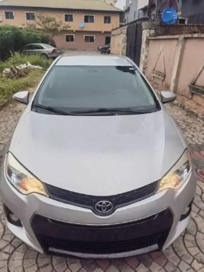 TOYOTA Corolla
