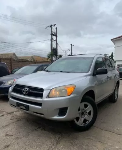 TOYOTA RAV4