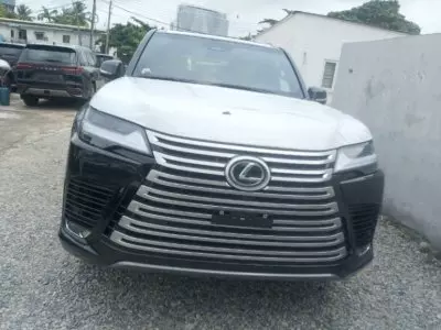 Lexus LX 600
