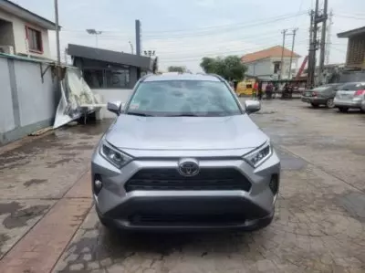 TOYOTA RAV 4