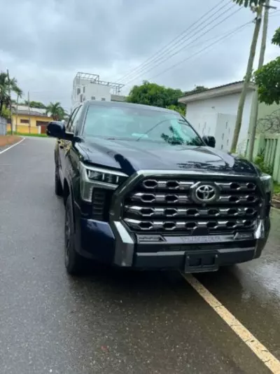 TOYOTA Tundra