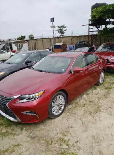 Lexus ES