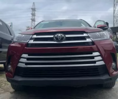 TOYOTA Highlander