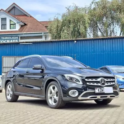 Mercedes-Benz GLA 200