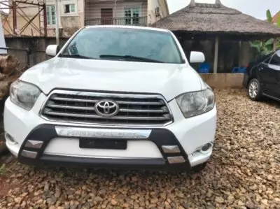 TOYOTA Highlander
