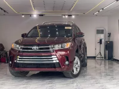 TOYOTA Highlander