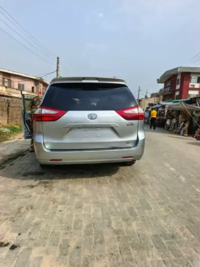 Toyota Sienna