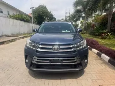 TOYOTA Highlander