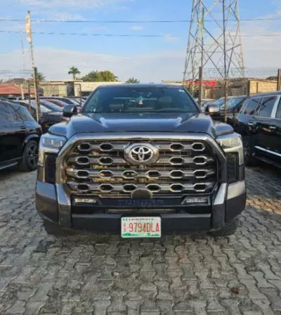 TOYOTA Tundra