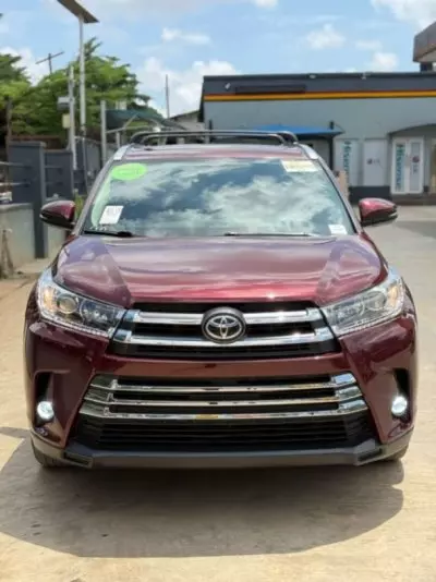 TOYOTA Highlander