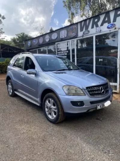 Mercedes-Benz E 320