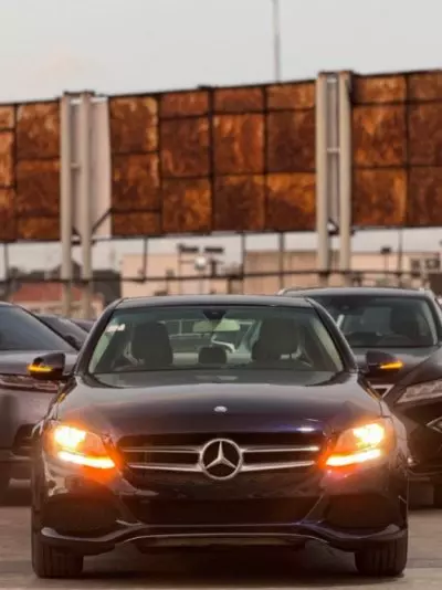 Mercedes-Benz C 300