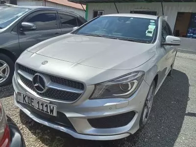 Mercedes-Benz CLA 180