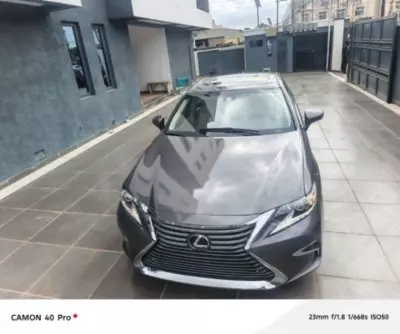 Lexus ES