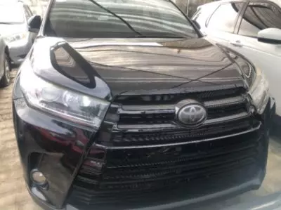 TOYOTA Highlander