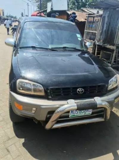 TOYOTA RAV 4