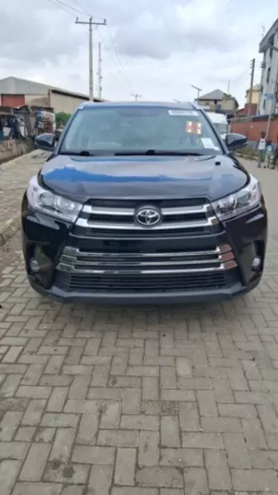 TOYOTA Highlander