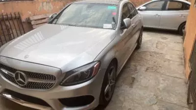 Mercedes-Benz 300